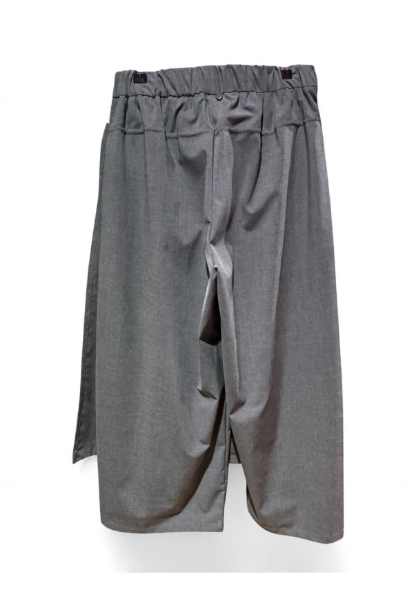 WT PANTALON FALDA PLISADA GRIS