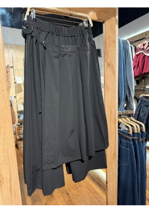 WT PANTALON FALDA PLISADA NEGRO