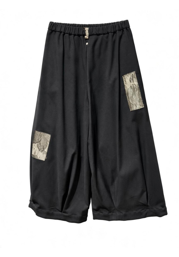 PANTALON PARCHES DORADOS